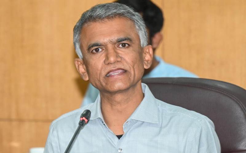 وزیر کے پوسٹر لگانے پر حامی کے خلاف ایف آئی آر، بنگلورو میں ہنگامہ
